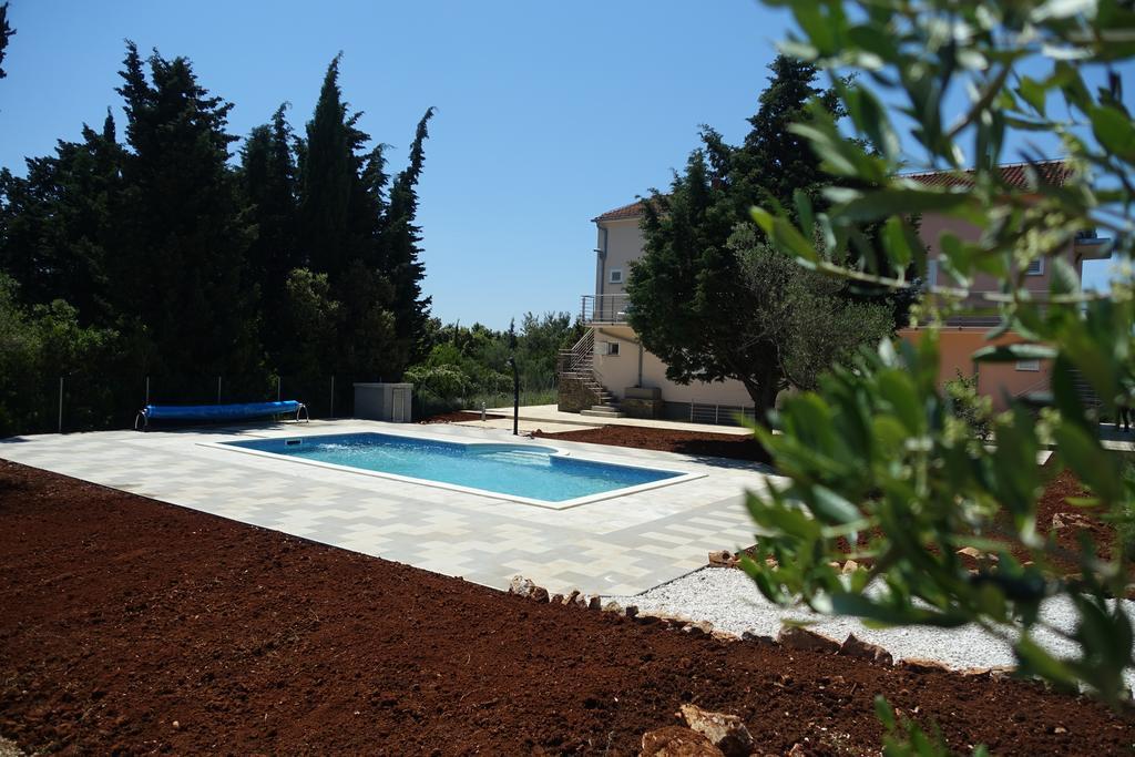 Olive Apartments Ugljan Exterior foto